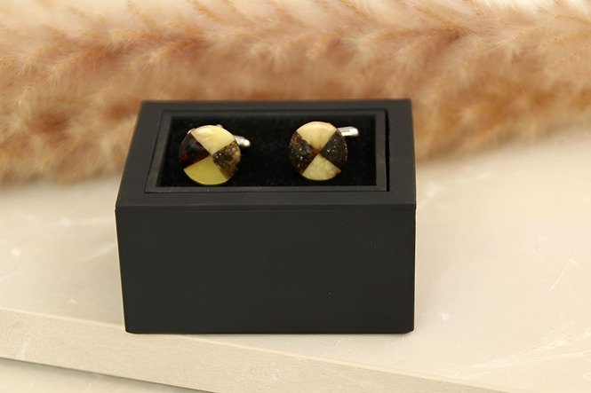 Gintarinės sąsagos vyrams