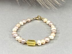 Perlų apyrankė su gintaru