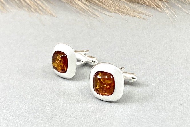 Gintarinės sąsagos vyrams su sidabru