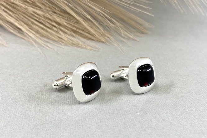 Gintarinės sąsagos vyrams su sidabru