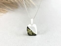 Gintarinis pakabukas su sidabru