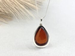 Gintarinis pakabukas su sidabru