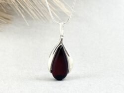 Gintarinis pakabukas su sidabru